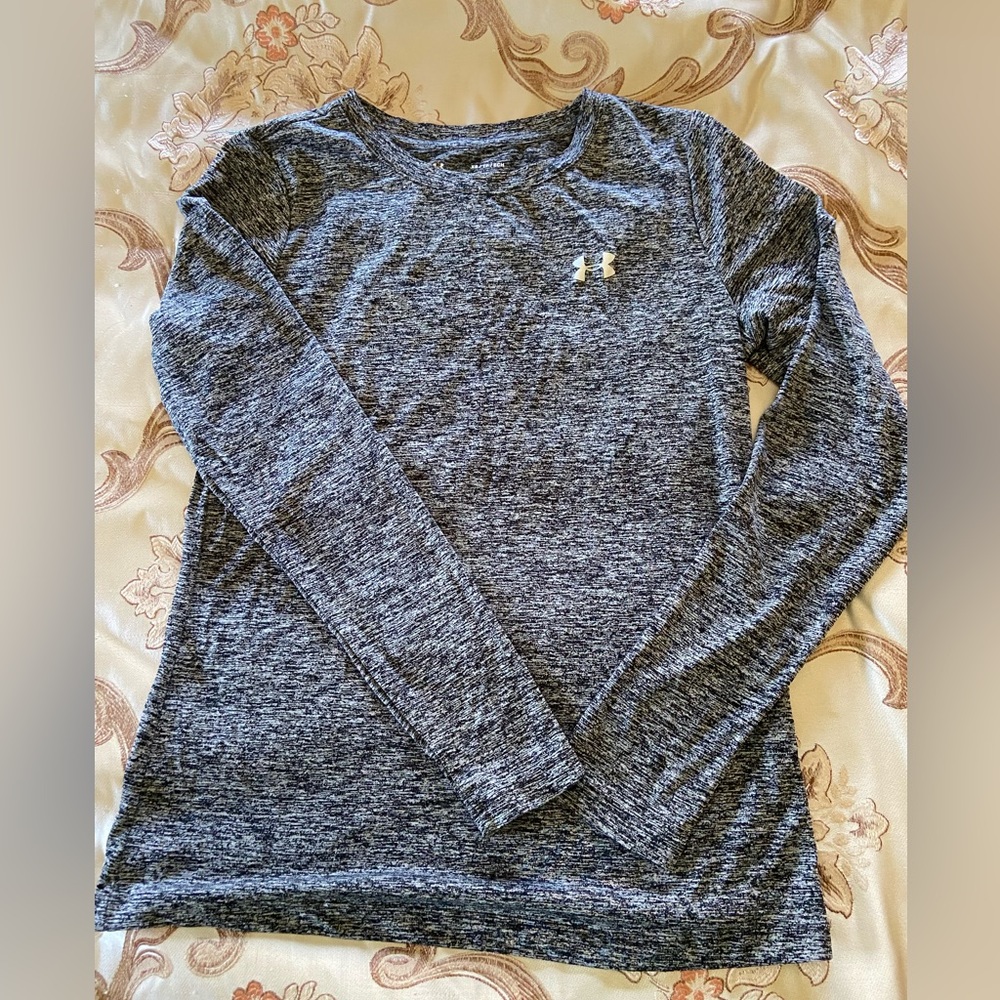 Dark grey Under Armour Heatgear exercise shirt